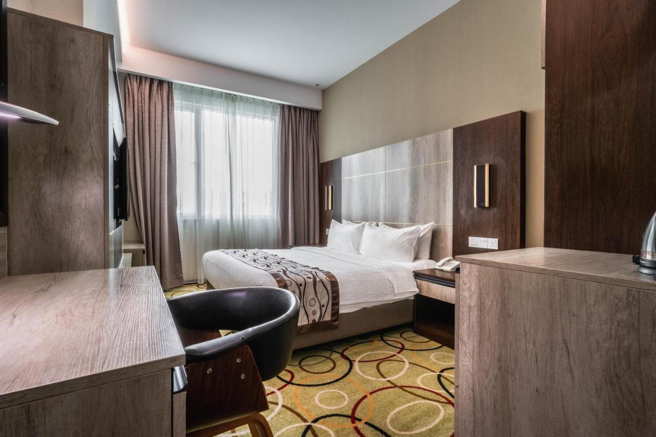 Ano Hotel Miri Εξωτερικό φωτογραφία
