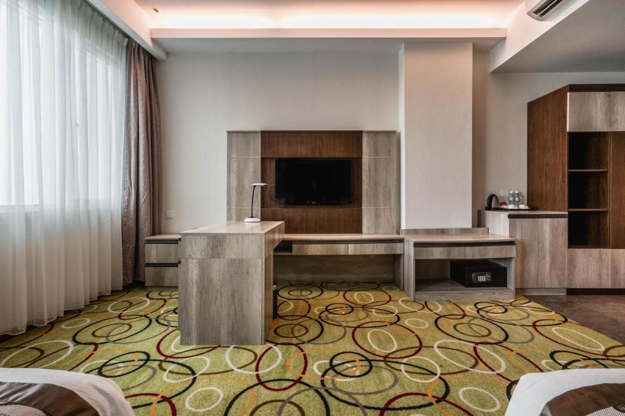Ano Hotel Miri Εξωτερικό φωτογραφία