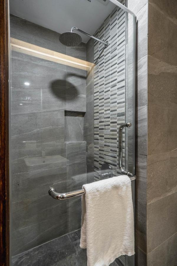 Ano Hotel Miri Εξωτερικό φωτογραφία