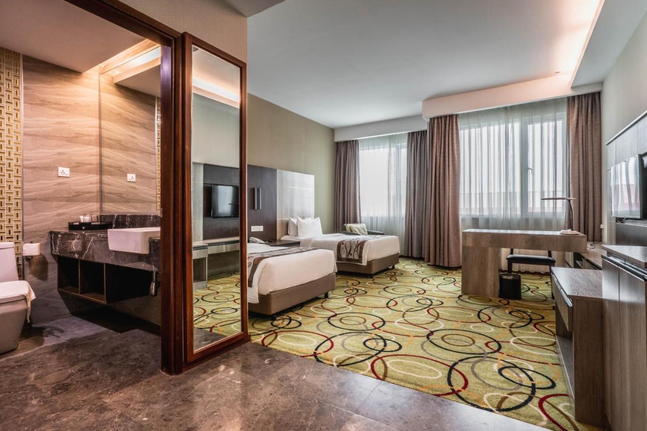 Ano Hotel Miri Εξωτερικό φωτογραφία