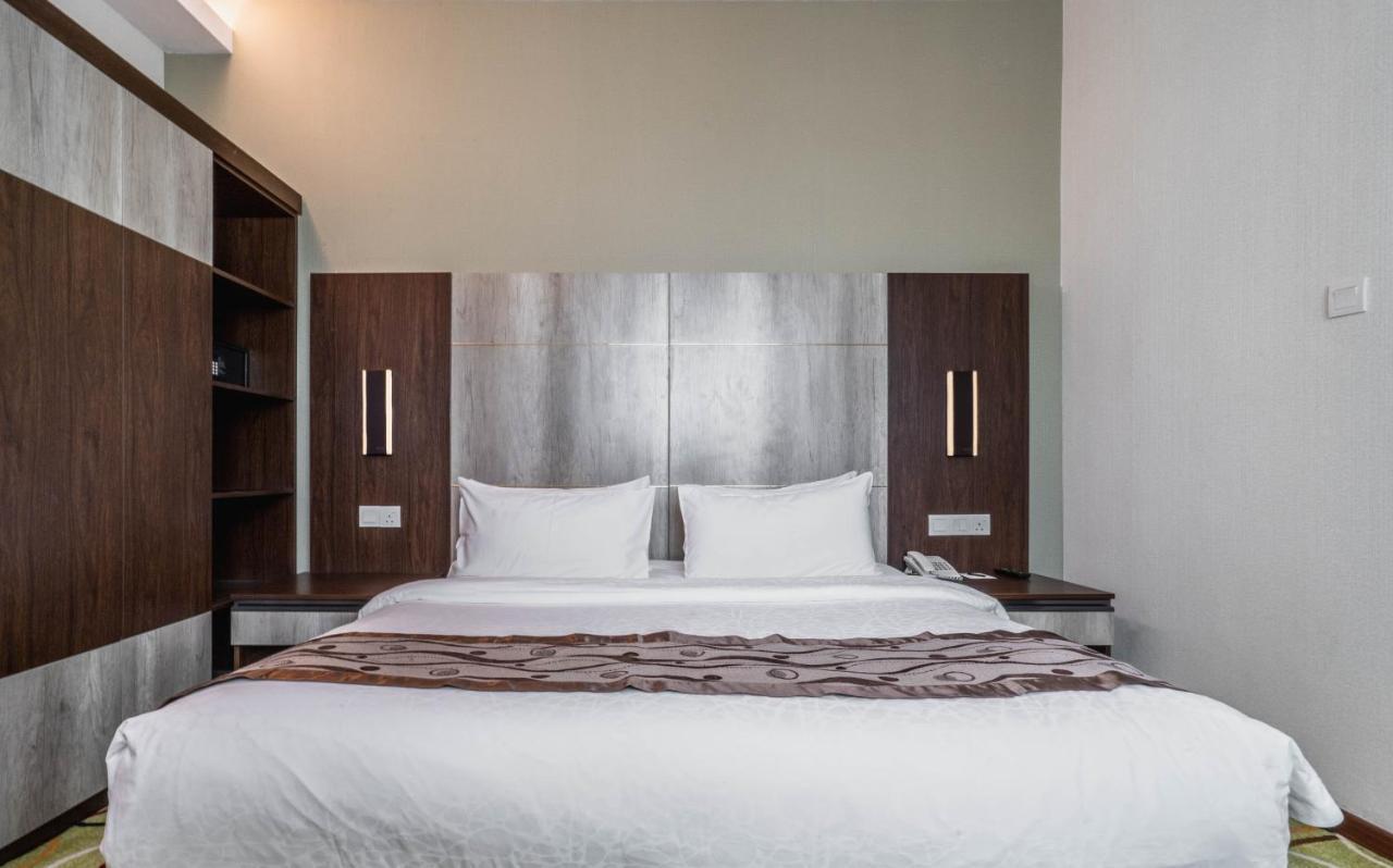 Ano Hotel Miri Εξωτερικό φωτογραφία
