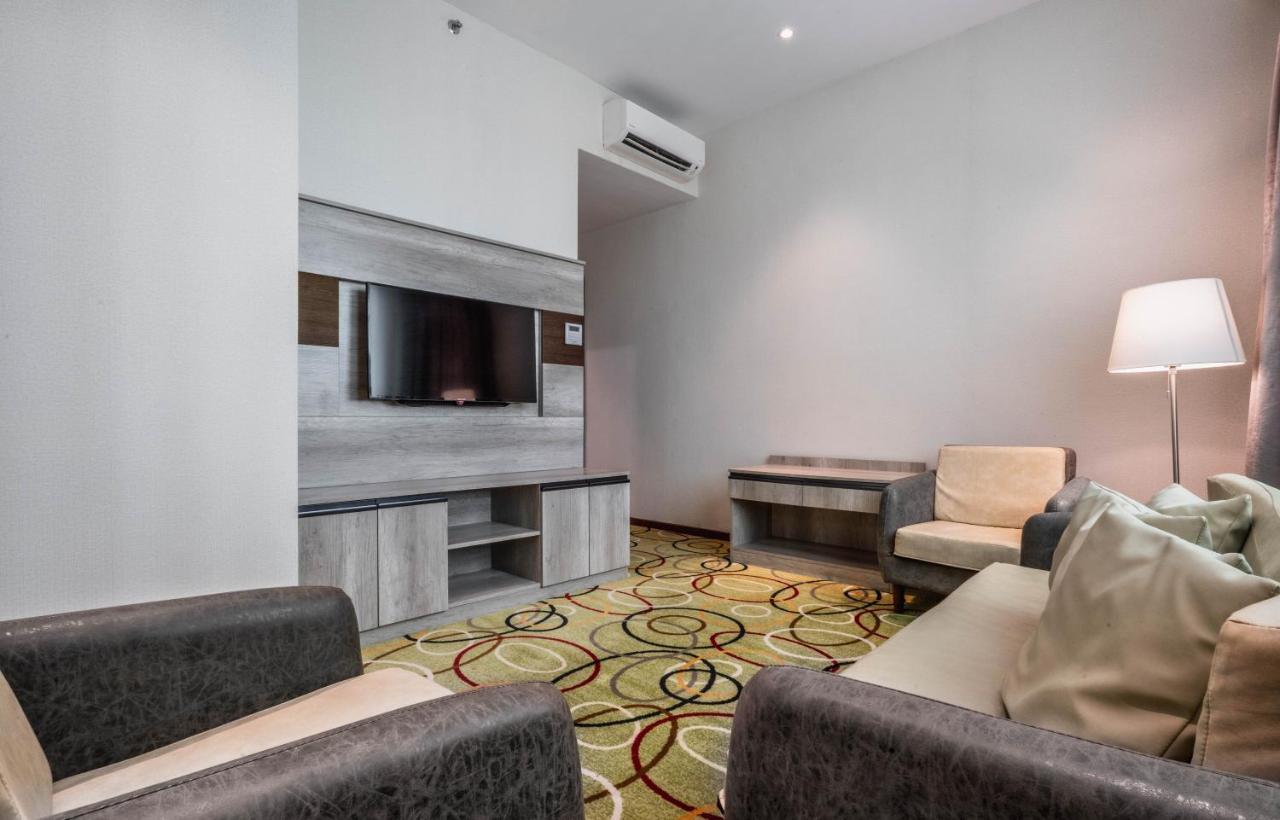 Ano Hotel Miri Εξωτερικό φωτογραφία